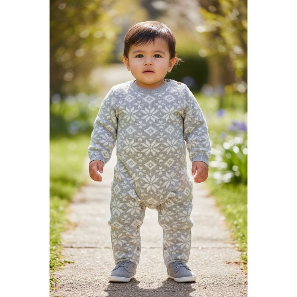 NORDSTROM Infant One-Piece Grey Snowflake Jumper 18M